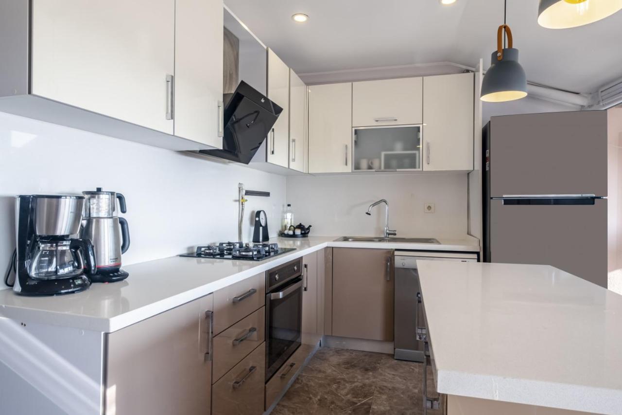 Sleek Flat Near Public Transportation In Maltepe Daire İstanbul